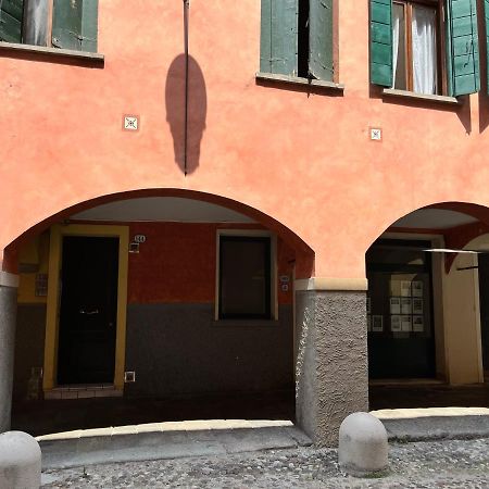 Appartamento Ai Portici Di Via Savonarola ปาโดวา ภายนอก รูปภาพ